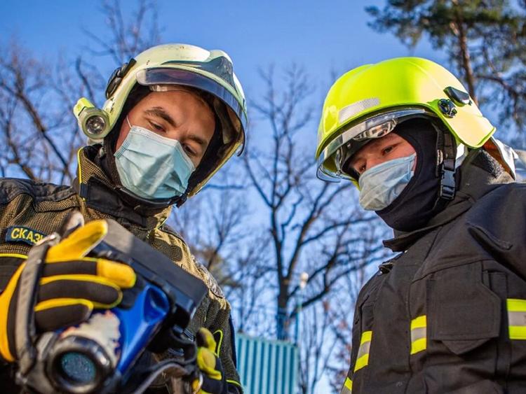 Профессиональная переподготовка "Гражданская оборона и защита от чрезвычайных ситуаций" предназначена для тех, кто хочет получить новую квалификацию или повысить свои знания и навыки в этой области. Обучение позволяет слушателям получить необходимые компетенции для выполнения трудовых функций, связанных с гражданской обороной и защитой населения от чрезвычайных ситуаций. 